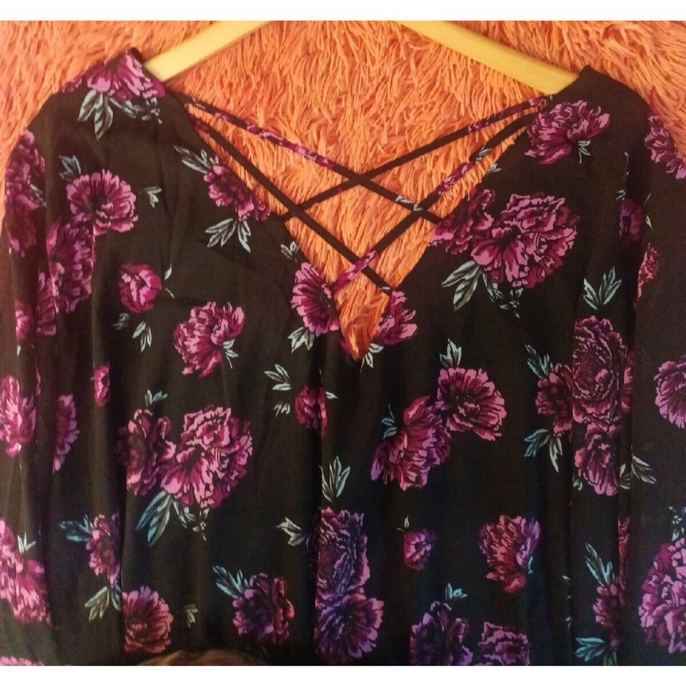 Women's Torrid Floral Print Tunic Blouse See Through Criss Cross Back Size 5XL - Picture 6 of 6